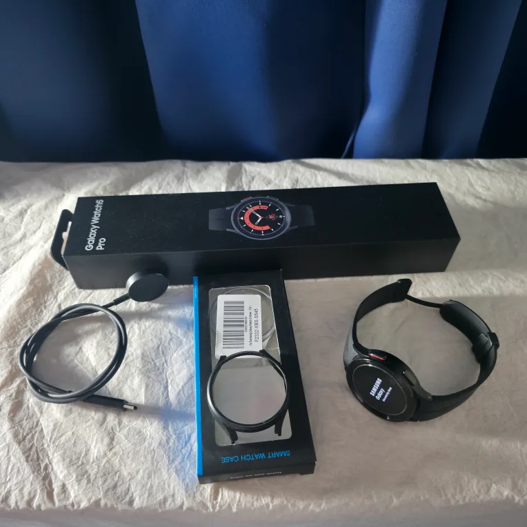 Samsung Galaxy Watch5 Pro - Black thumbnail