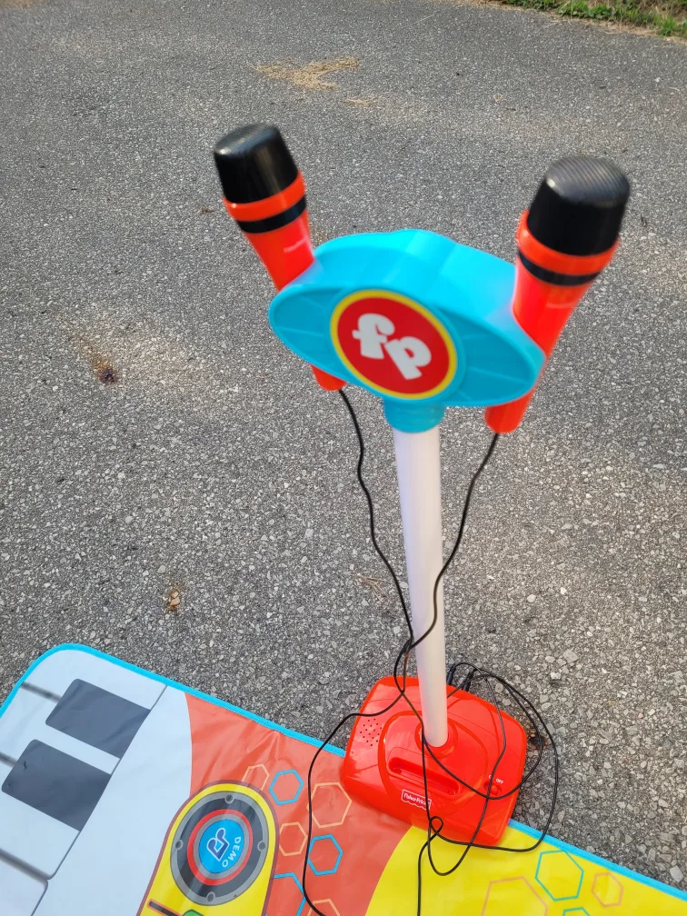 Fisher-Price  Electronic 🇨🇦 Music Mat with 2 Microphones image indicator(2)