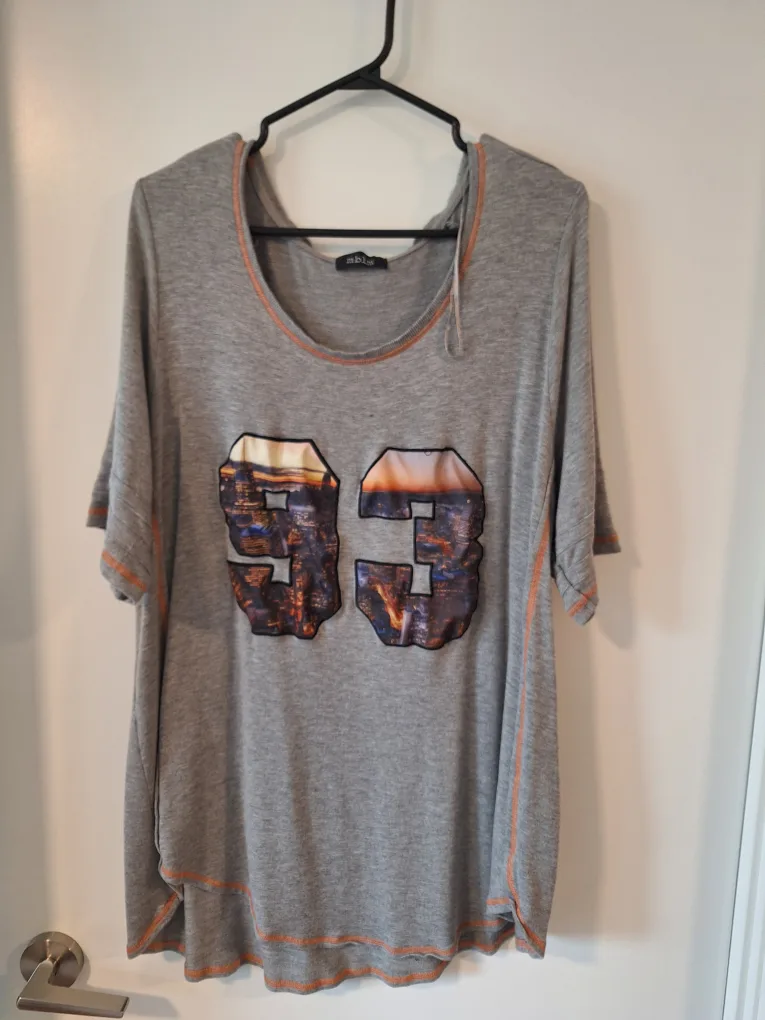 mblm Grey T-Shirt -sz lrg thumbnail