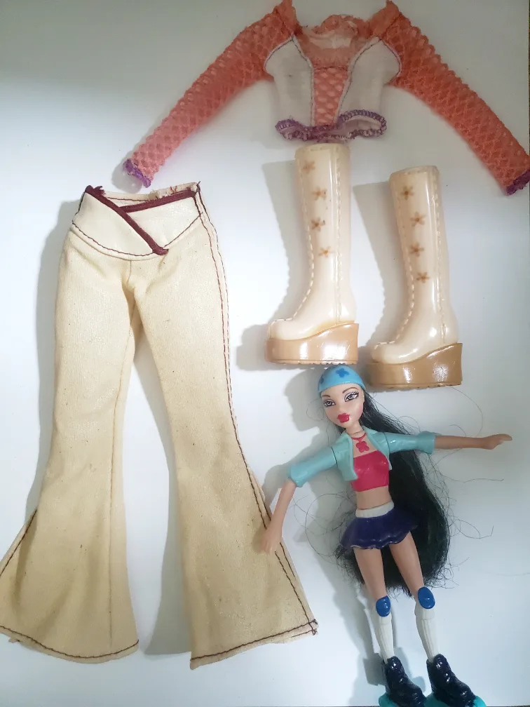 My Scene Doll Outfit and Mcdonalds toy thumbnail