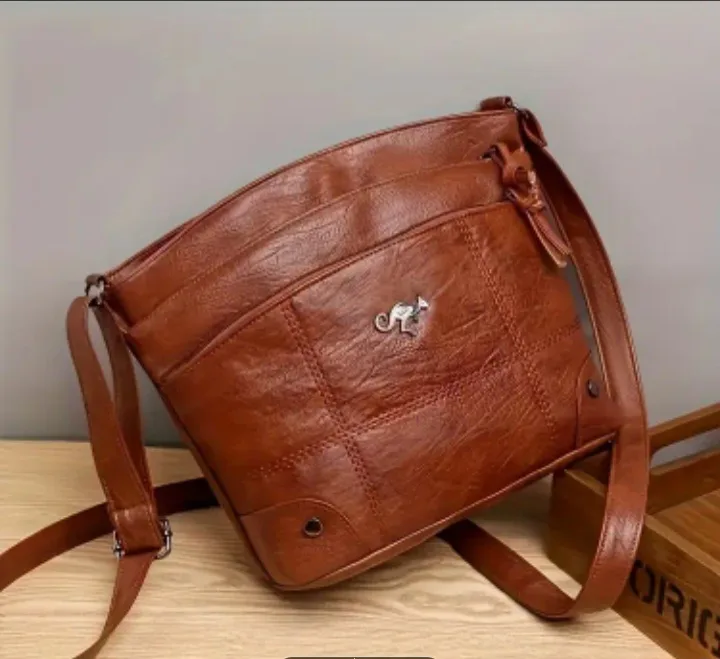 NEW Kangaroo Brown Leather Crossbody Bag image indicator(2)
