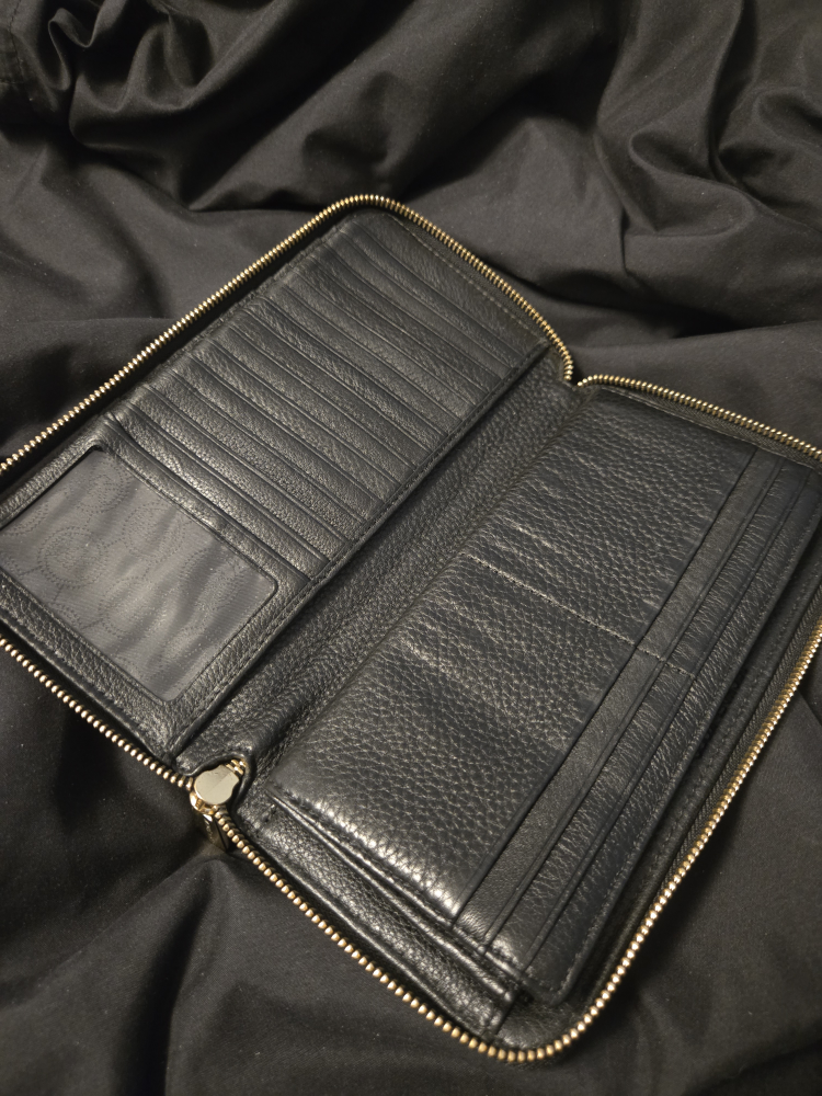 Michael Kors Black Leather Wallet - photo 2