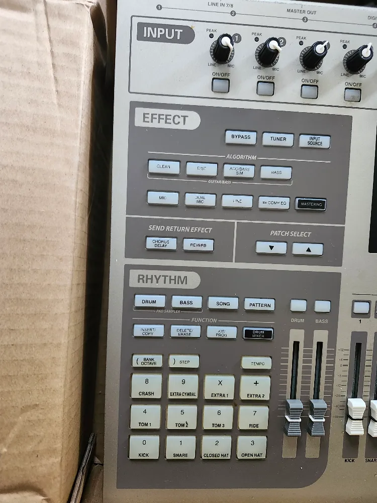 Zoom MRS-1608 MultiTrak Recording Studio image indicator(2)