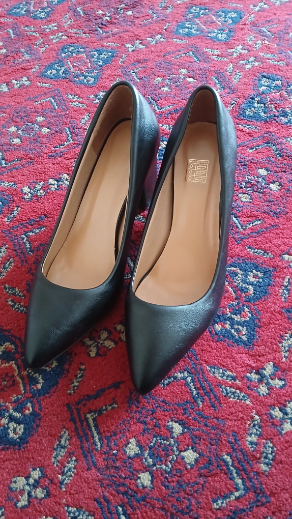 RADII London Black Heels - Size 35