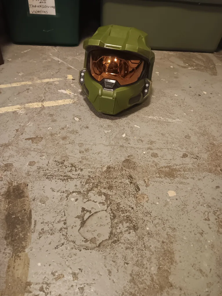 Halo infinite plastic Collectable Master Chief Helmet thumbnail