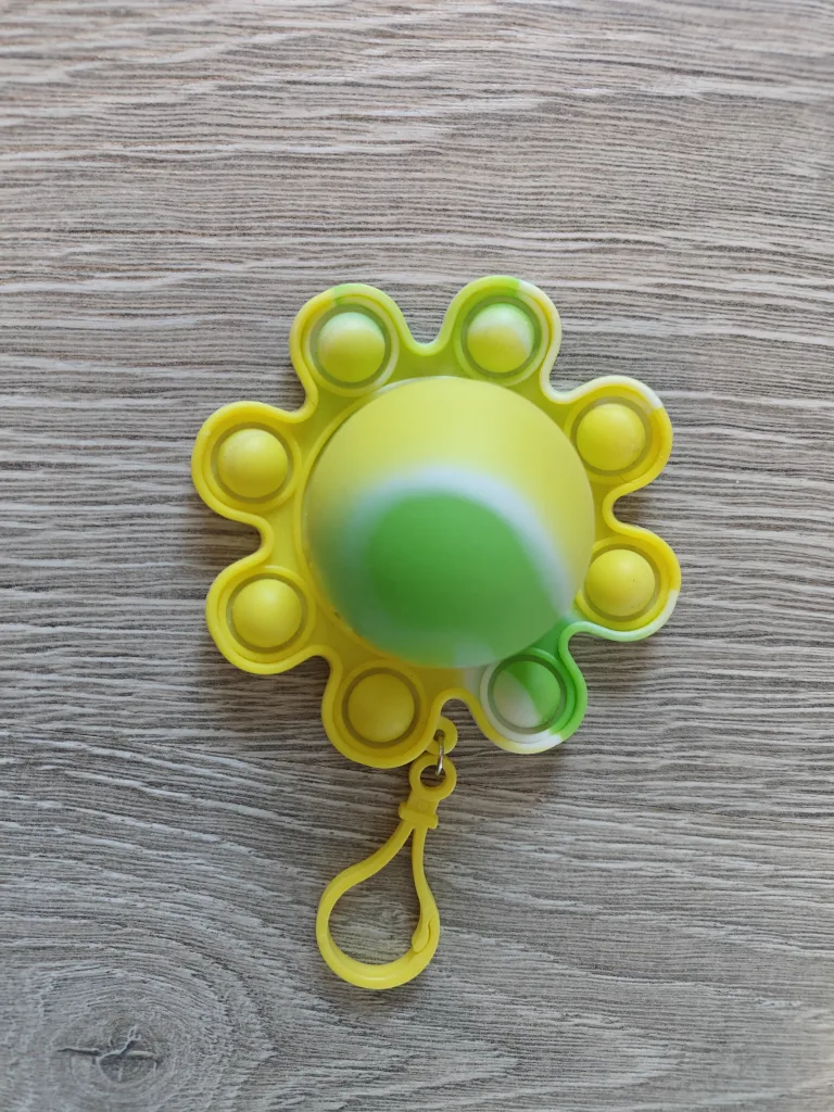 Octopus Pop It Fidget Toy - Green & Yellow image indicator(2)
