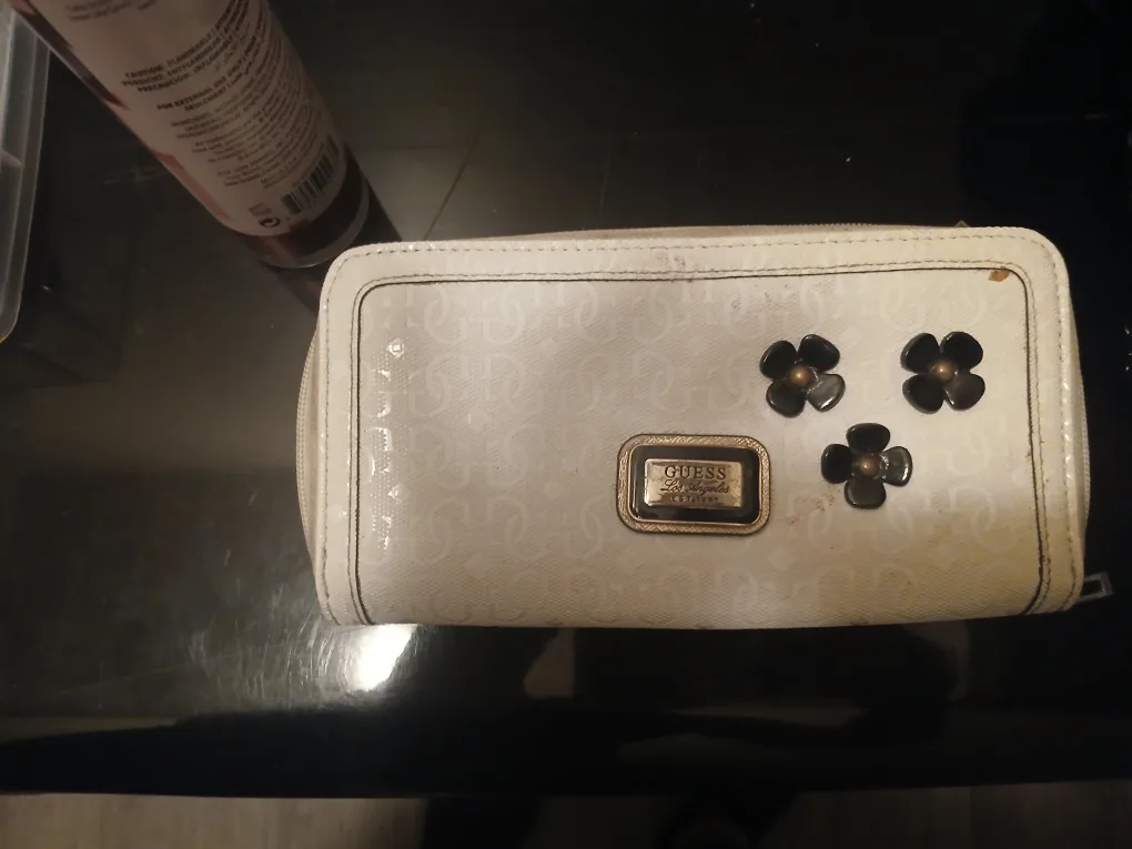 Guess Wallet thumbnail