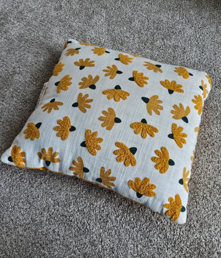 Floral Throw Pillow thumbnail