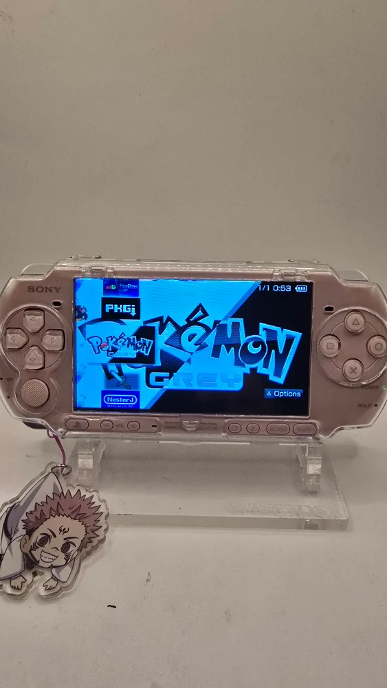 Sony PSP pink modded 128 gb sd card image indicator(9)