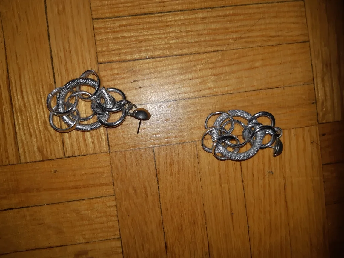 Silver Tone Fashion Earrings 🇨🇦 thumbnail