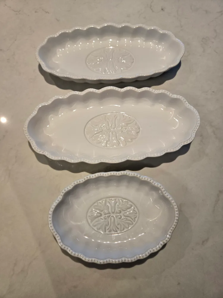 Decorative White Ceramic Dishes thumbnail
