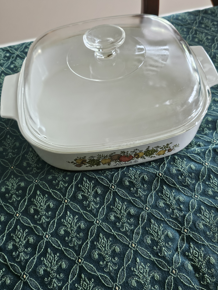 Vintage CorningWare Casserole Dish with Lid - photo 3