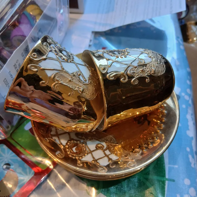 🍀🇨🇦Gold & White Tea Set thumbnail