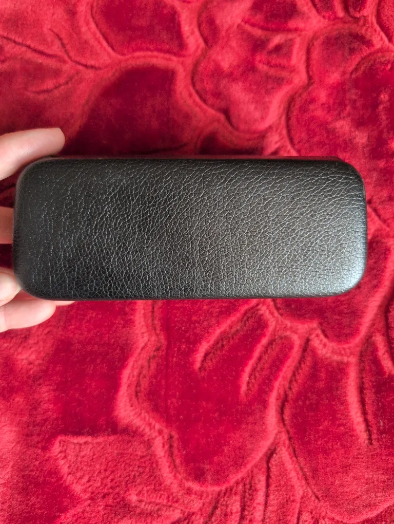 🇨🇦 Chanel Eyeglasses Case image indicator(2)