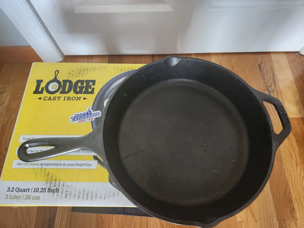 Lodge Cast Iron Skillet 10.25 inch thumbnail