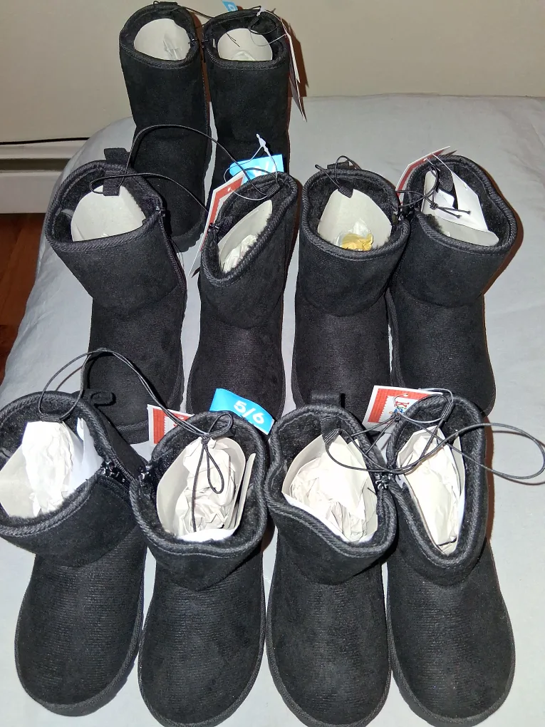 Kids Black Boots Size 5/6, 7/8, 9/10 thumbnail