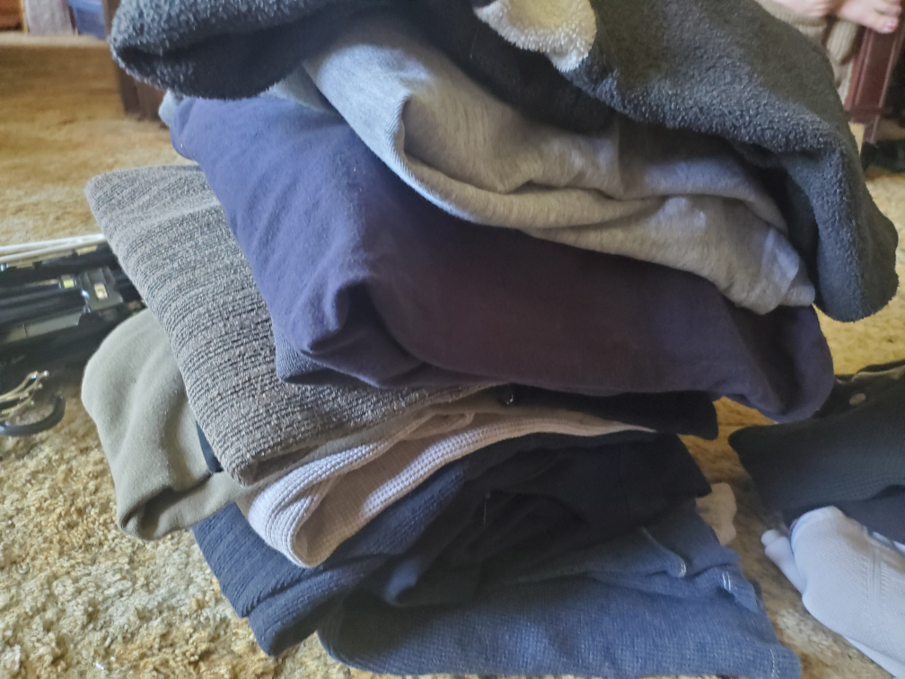 Bag of assorted clothing - photo 2