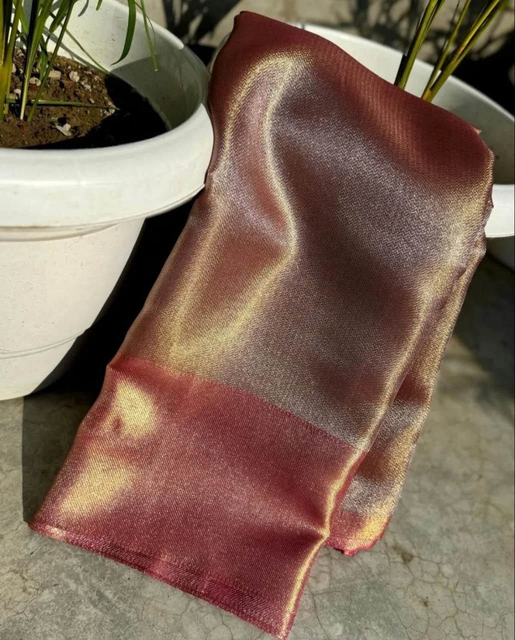 BNWOT  Pink and gold Silk Saree 🇨🇦 thumbnail
