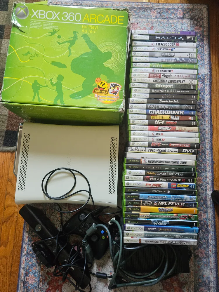 Xbox 360 Arcade Bundle with Games & Kinect thumbnail