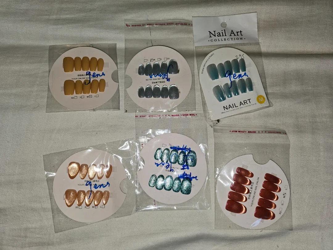 Assorted Press-On Nail Sets - Nail Art Collection thumbnail