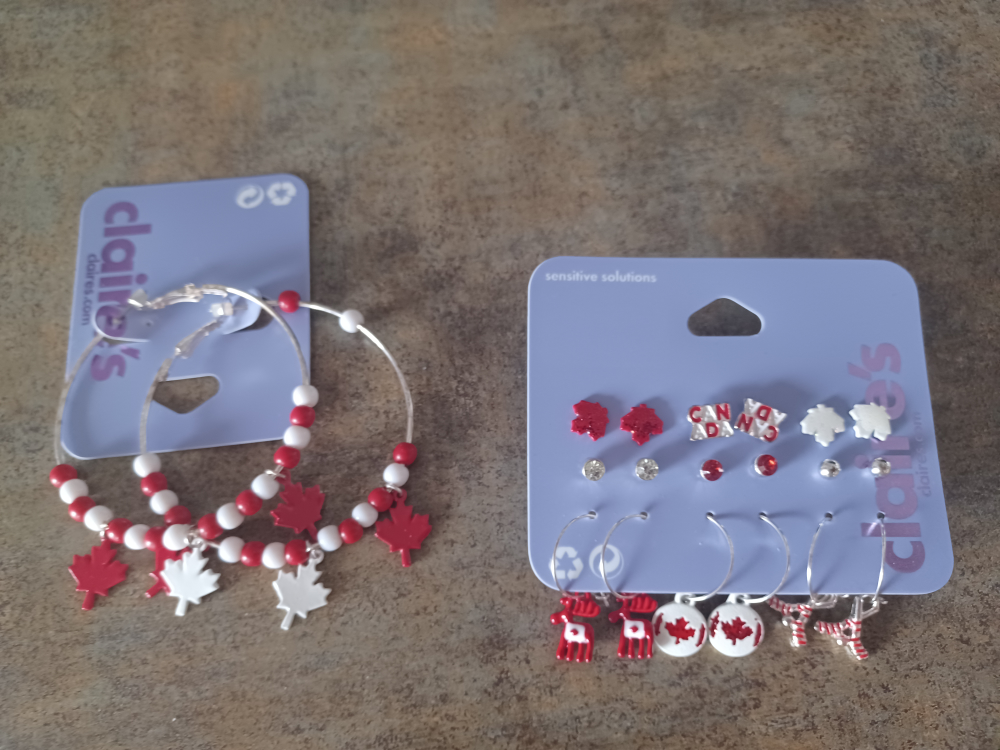 Claire's Canada Day Earrings - New