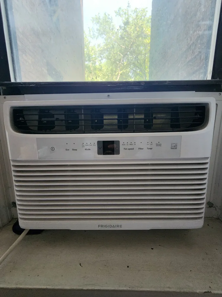 Frigidaire Window Air Conditioner  8000 BTU thumbnail