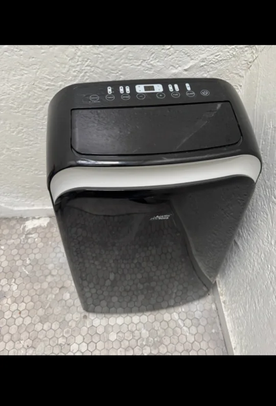 (Free Delivery)Air Conditioner 14,000 BTU thumbnail
