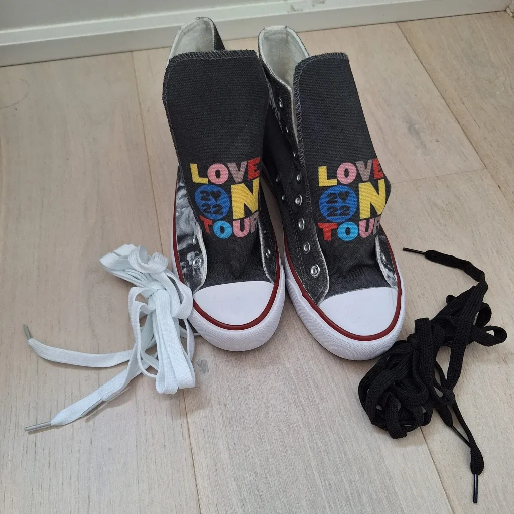 Harry Styles Women's Sneakers image indicator(4)