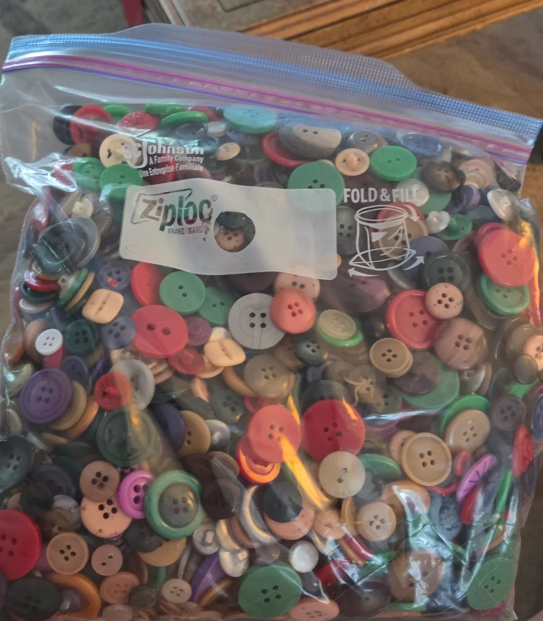 Bag of Assorted Buttons thumbnail