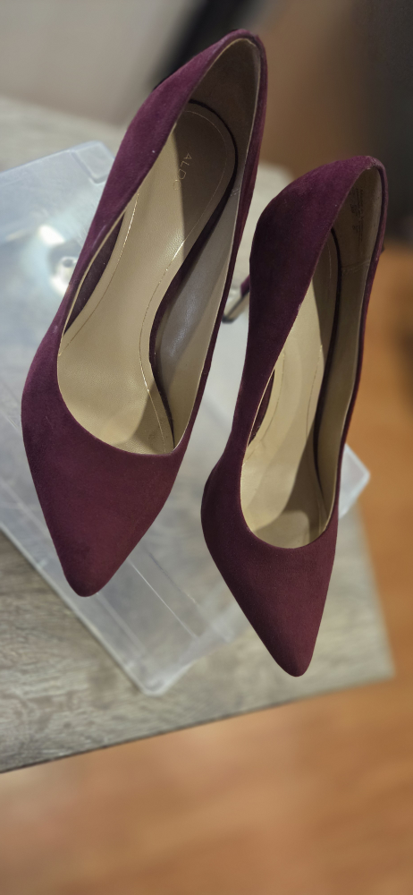ALDO Burgundy Heels, Size 7.5 - photo 3