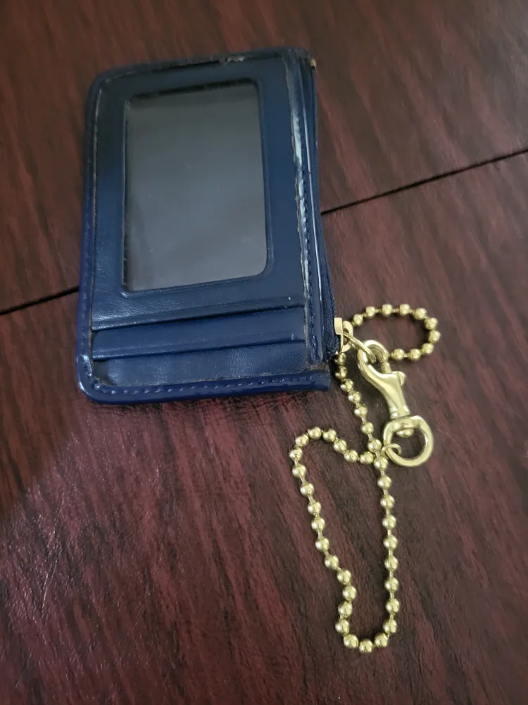 Coach Card Holder image indicator(2)