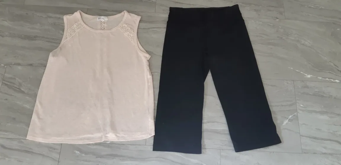 6pc. lot of woman's clothing size S/M image indicator(4)