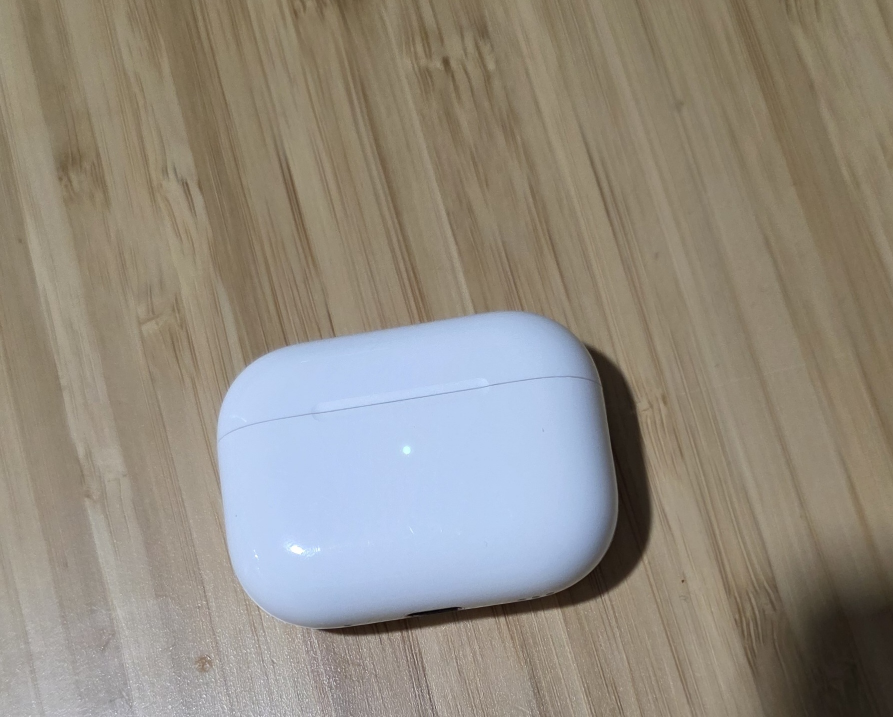 Apple AirPods Pro 2nd Gen - photo 2