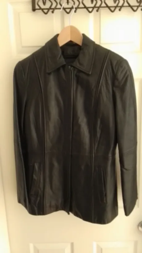Danier Canada Black Leather Jacket Size 4-6 thumbnail