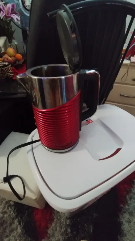 Red & Silver Electric Kettle thumbnail