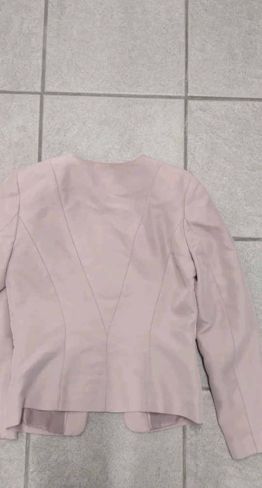 H&M Pink Blazer image indicator(5)