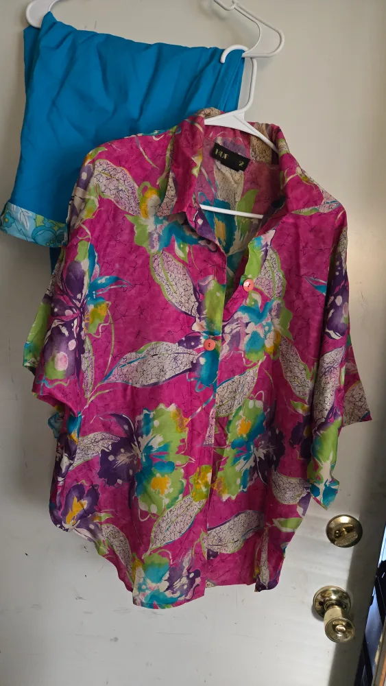 Assorted Women's Clothing - Various Sizes thumbnail