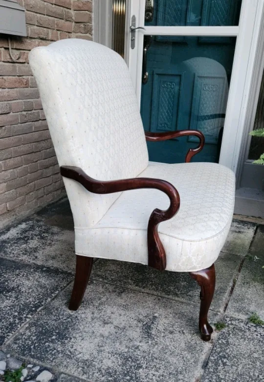 2-Seater Loveseat - Wedding Sofa, Cream-coloured image indicator(2)