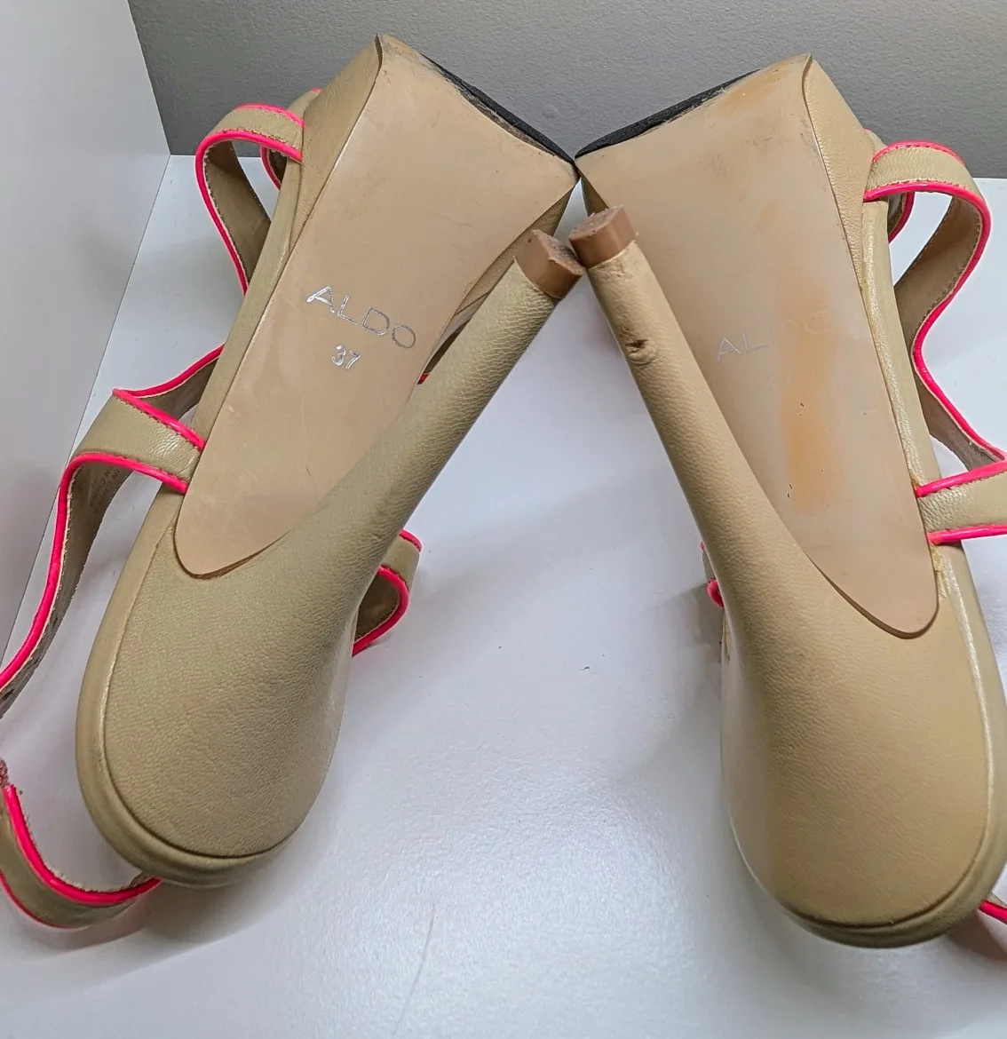 Aldo Beige Heels with Pink Trim - Size 6 image indicator(8)