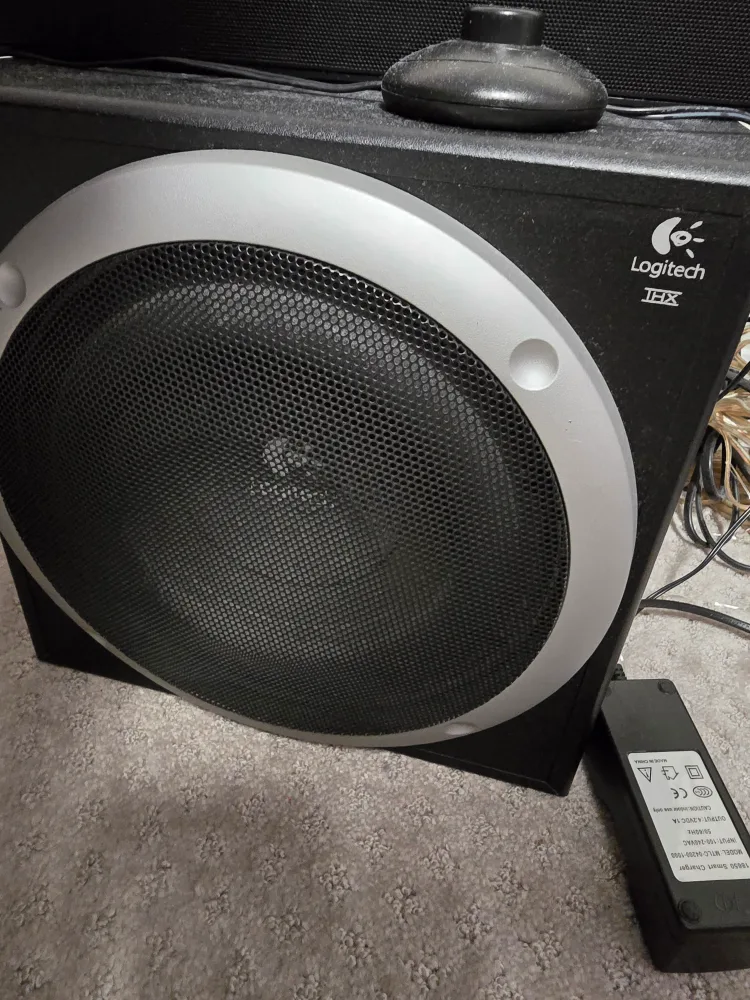 logitech 5.1 Channel Speaker System image indicator(3)