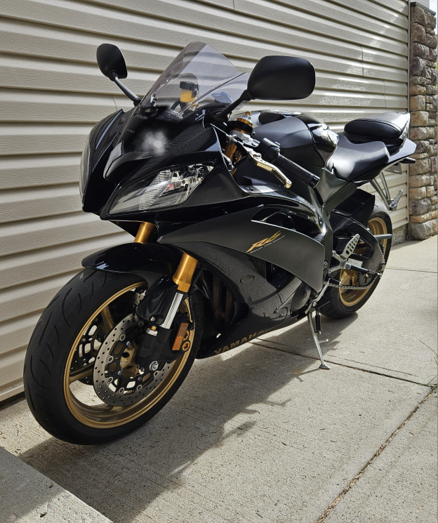 Yamaha YZF-R6 Motorcycle - Black and Gold - photo 4