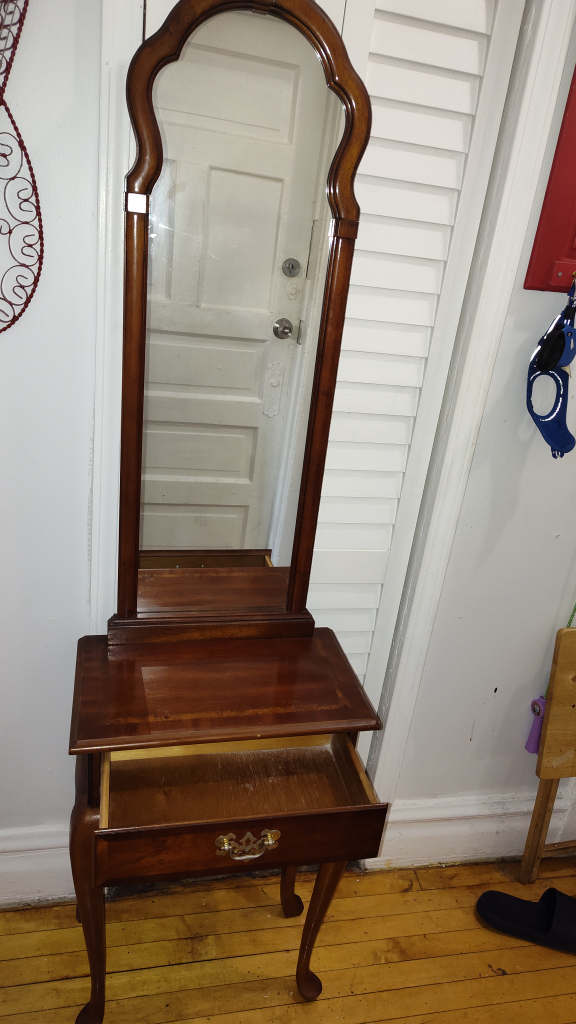 Antique Vanity Mirror Table