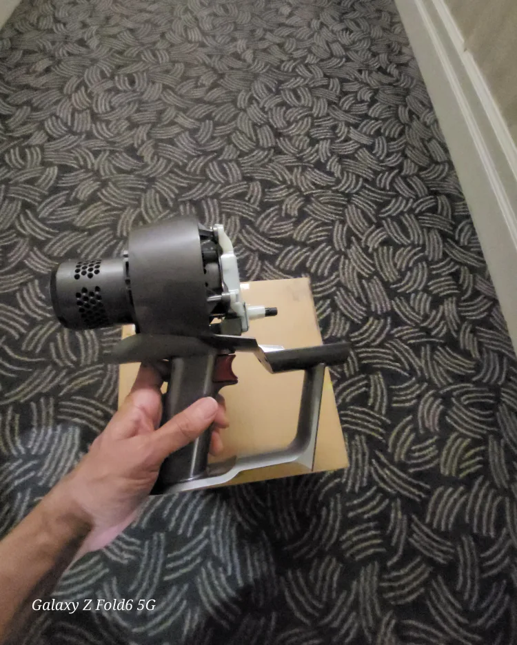 Dyson V11 OUTSIZE  main body replacement  BRAND NEW !! image indicator(2)