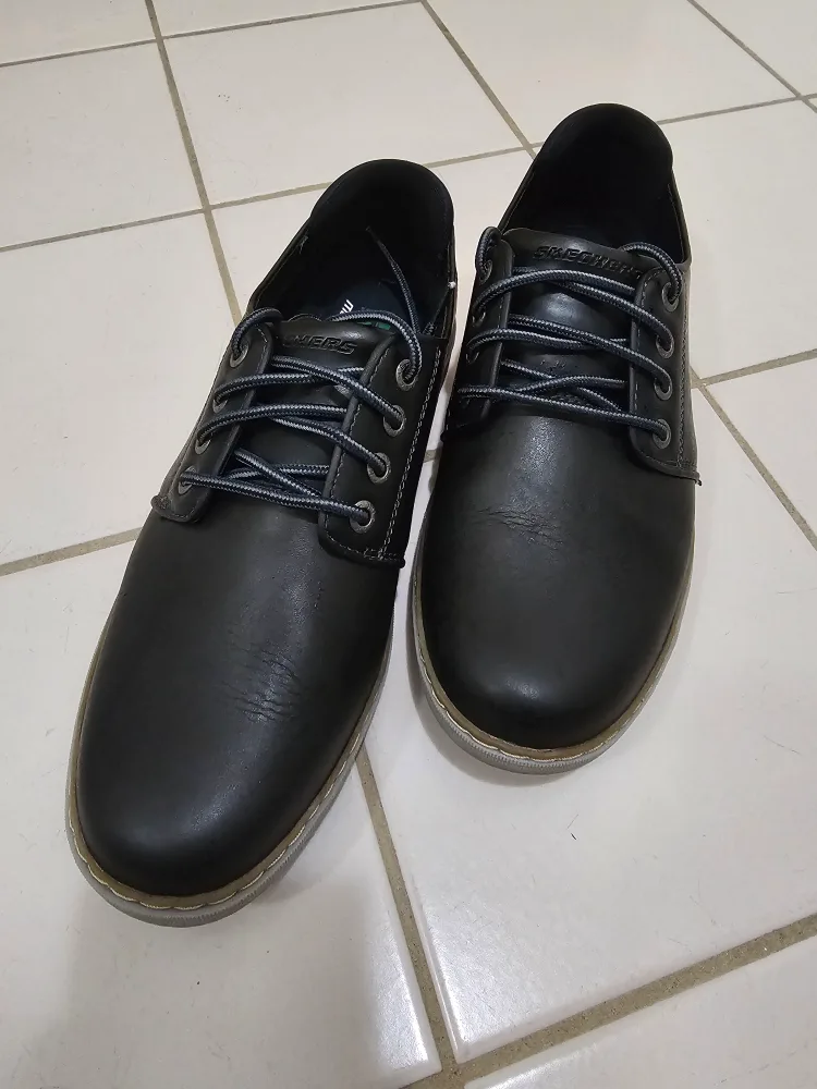 Men Size 8.5 Skechers Classic Fit Air-Cooled Memory Foam Shoes image indicator(3)