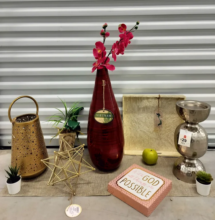 Home Decor Items thumbnail