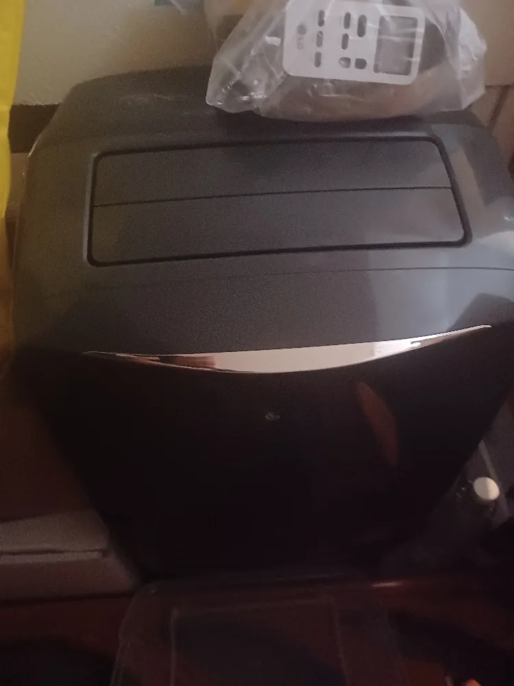 Move our sale! Portable air conditioner. thumbnail