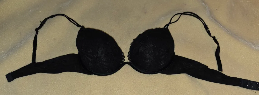 La Senza Black Bra Size 34B thumbnail