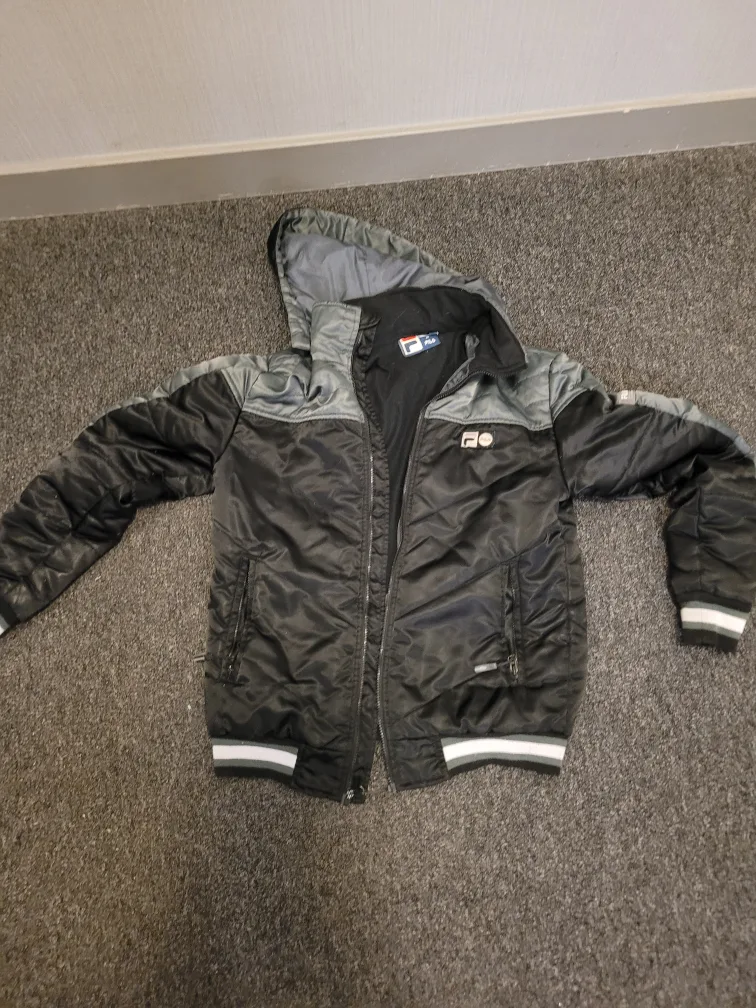 #freecycle Fila Black & Grey Puffer Jacket - Size S thumbnail