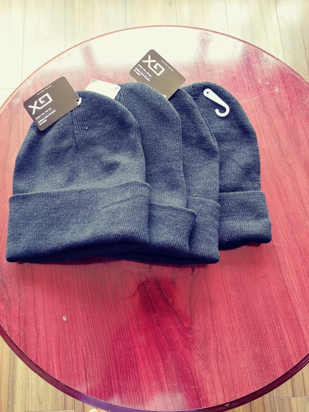 GX Beanie - New with tags..4 hat..each3$
