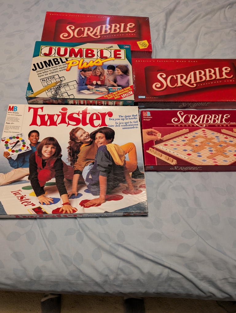Board Games: Scrabble, Jumble Plus, Twister - photo 3